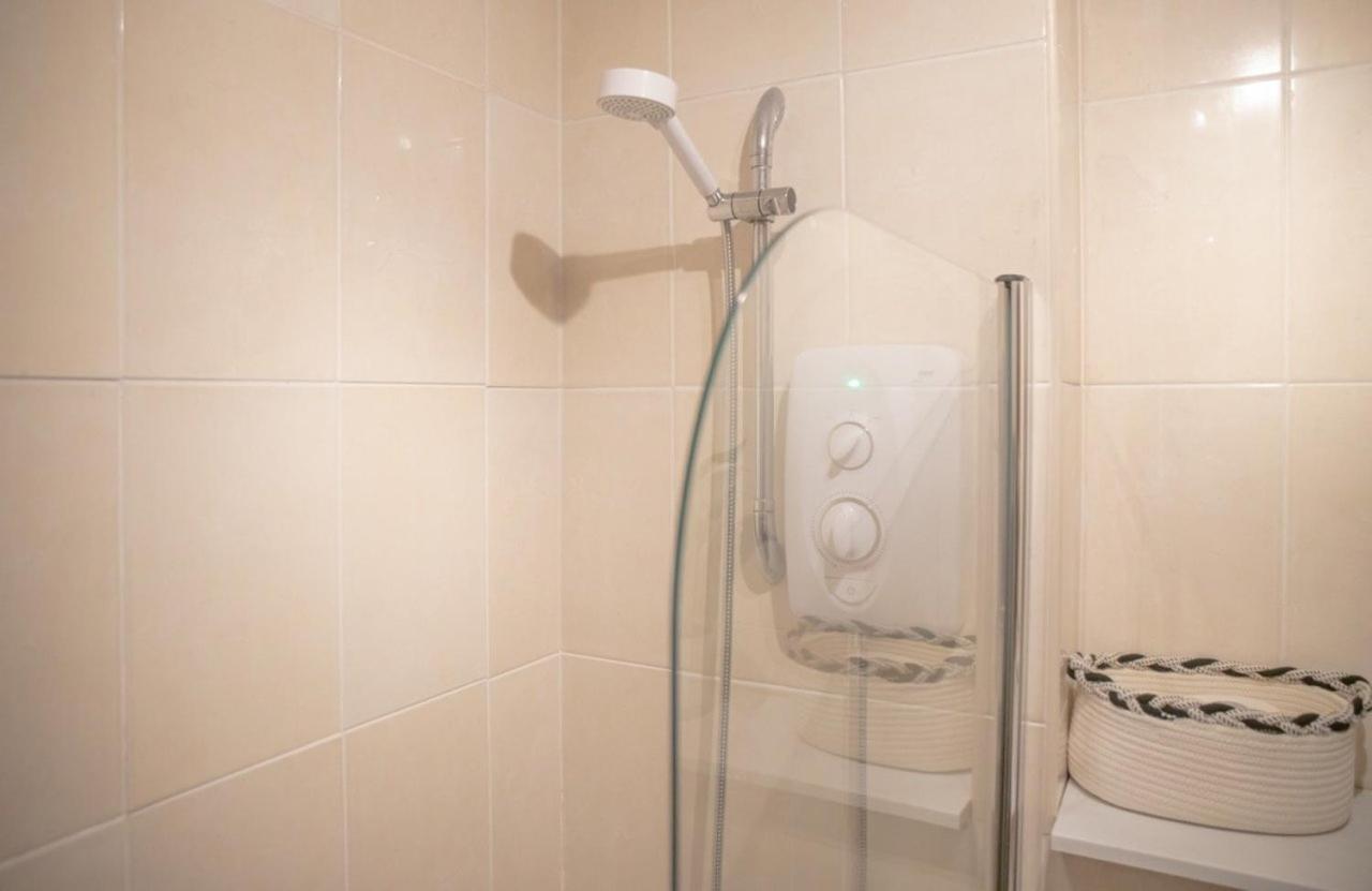 Meanwood Guestready - Homely Leeds City Apartment Sleep 4 מראה חיצוני תמונה